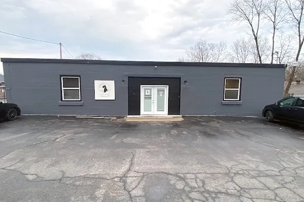 Front exterior of the La Bella Vida Pet Salon building