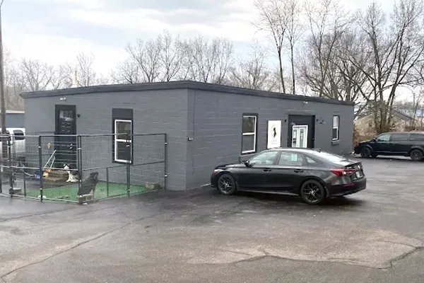 Side exterior of the La Bella Vida Pet Salon building